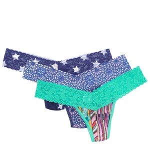 Hanky Panky – NWT Low Rise Lace Thongs - Pack of 3